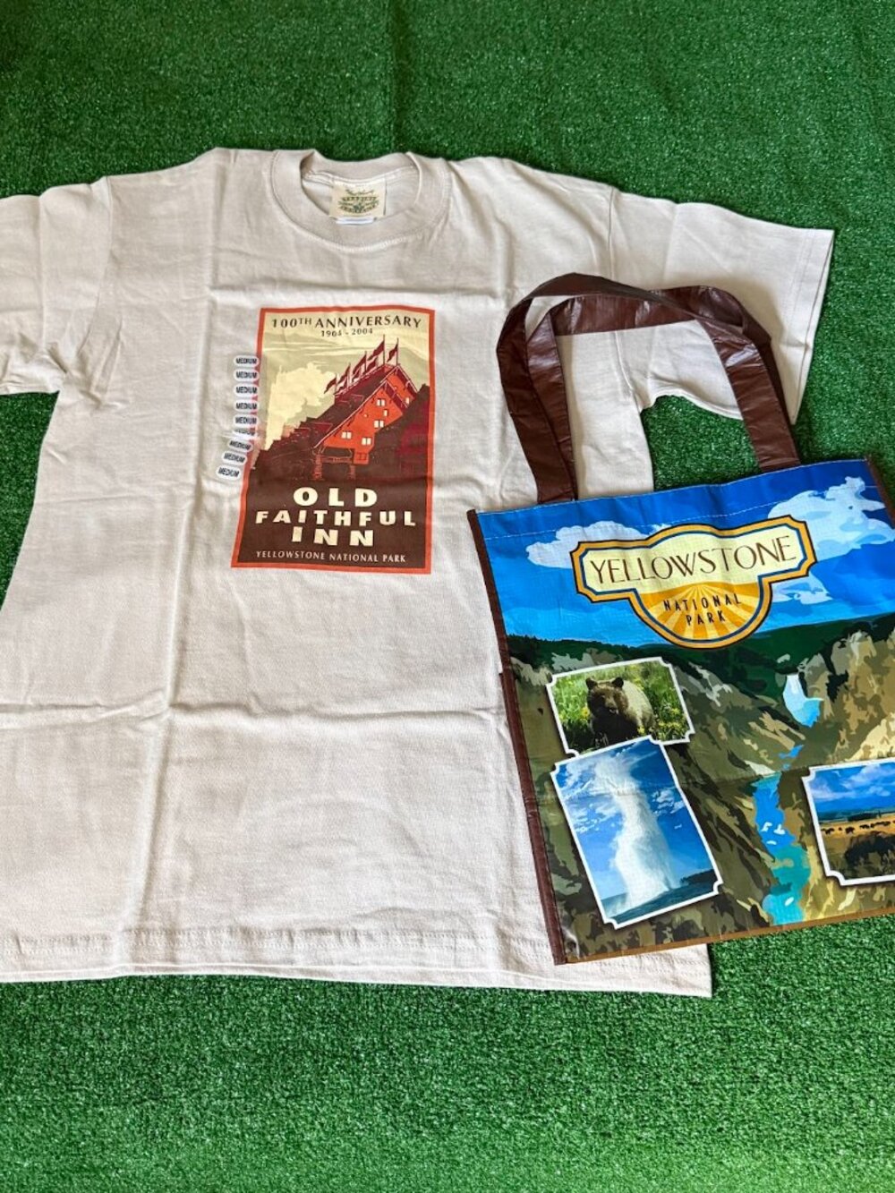 Yellowstone Fred Harvey Old Faithful Inn T-Shirt Size M NEW & Reusable Bag Set